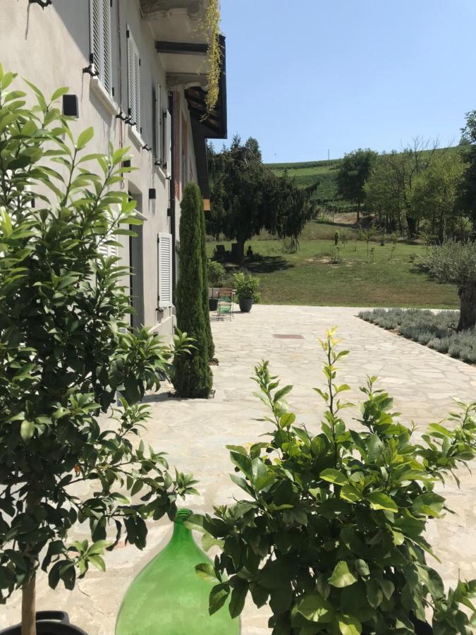 Montegrosso dʼAsti Sotto La Vigna Charm Stay Adults Only Vacation Suite Appartment المظهر الخارجي الصورة