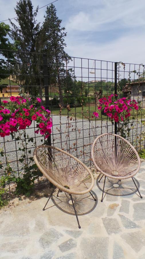 Montegrosso dʼAsti Sotto La Vigna Charm Stay Adults Only Vacation Suite Appartment المظهر الخارجي الصورة